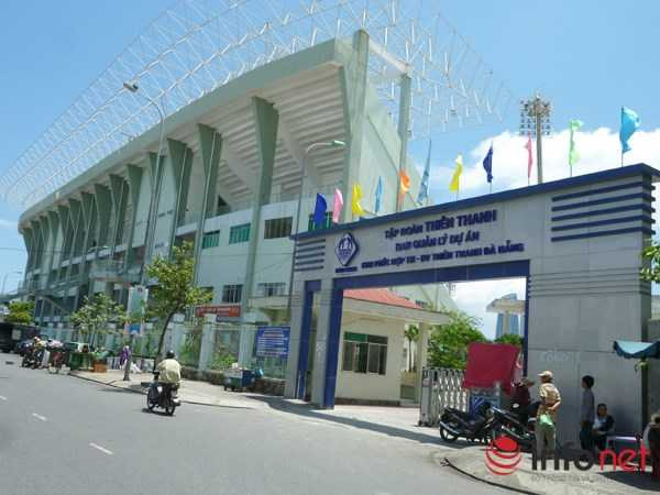 Sân vận động Chi Lăng bị 'xé' với tốc độ thần kỳ