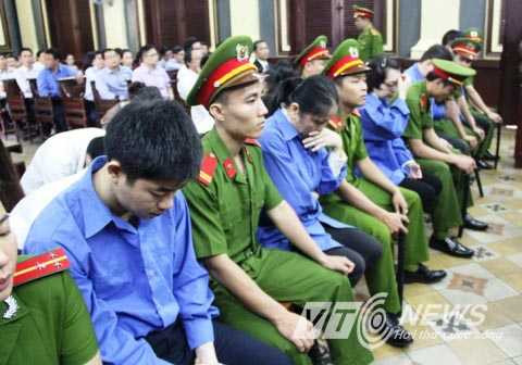 Xử vụ 'siêu lừa' Huyền Như: Luật sư đề nghị triệu tập bầu Kiên