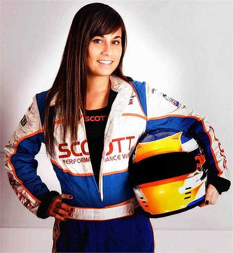 Shannon McIntosh, cô gái trẻ 26 tuổi này đã bắt đầu sự nghiệp với giải Cape Motorsports vào năm 2011. Năm 2012, cô là tay đua nữ duy nhất của Mỹ dự giải F2000 Championship và kết thúc ở vị trí thứ 18 trong giải đua này.