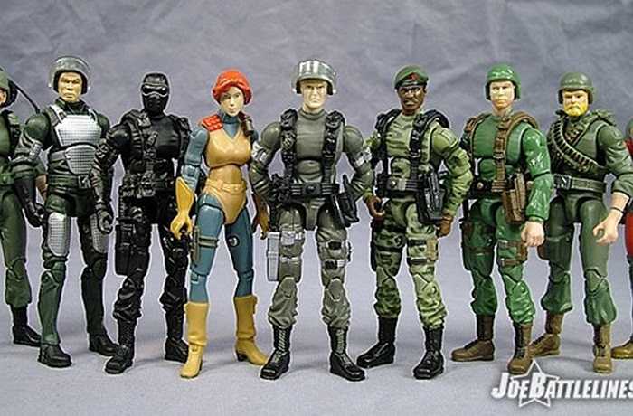 6. NERF Ban đầu được phát triển bởi Parker Brothers trước khi bị Hasbro mua lại vào đầu những năm 70, đế chế NERF có một khởi đầu khiêm tốn mà không ngờ rằng, quả bóng xốp sẽ mang lại thành công. Vượt quá nhiều phiên bản sao chép khác, những sản phẩm NERF vẫn tiếp tục mở rộng và cải tiến ý tưởng về thứ đồ chơi mềm, xốp, không gây hại túi tiền - những điều được tóm gọn trong lời quảng bá sản phẩm. 'Hoặc NERF hoặc không có gì!'. Những phiên bản sau còn có cả bóng rổ, bóng bầu dục, bóng đá,...