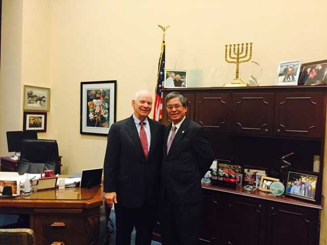 Đại sứ Phạm Quang Vinh gặp thượng nghị sỹ Ben Cardin