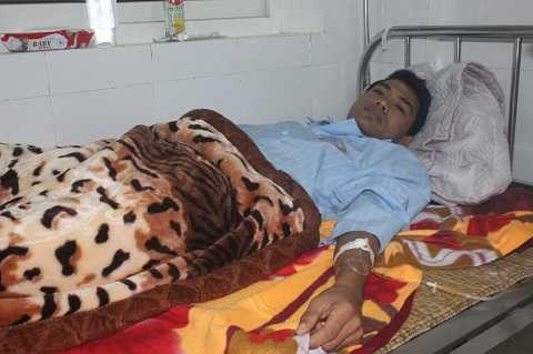 Thiếu úy công an bị đâm trúng bụng khi truy đuổi tội phạm