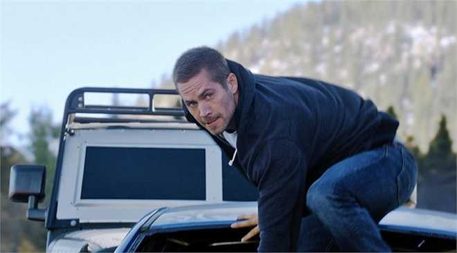 Furious 7 (3/4): Lĩnh trách nhiệm mở màn mùa phim hè 2015 là bom tấn Furious 7, phần bảy của loạt phim hành động tốc độ ăn khách. Phim sẽ nối tiếp đoạn kết trong phần sáu, đồng thời kết nối với phần ba (Tokyo Drift), sau khi nhân vật Han bị gã Ian Shaw giết hại trên đường phố Tokyo. Đây cũng là lần cuối khán giả được chứng kiến tài tử Paul Walker trên màn ảnh sau khi anh qua đờ