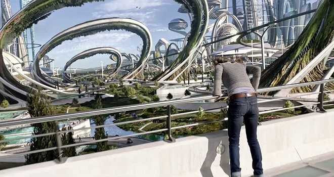 Tomorrowland (22/5): Đây là dự án phim bom tấn khá bí ẩn khi được dựa trên một mẫu công viên tại Disneyland và tới nay vẫn chưa hề hé lộ cốt truyện chi tiết. Khán giả tò mò về Tomorrowland bởi phim do đạo diễn Brad Bird thực hiện. Ông mới chỉ thực hiện bốn bộ phim là The Iron Giant, The Incredibles, Ratatouille và Mission: Impossible - Ghost Protocol