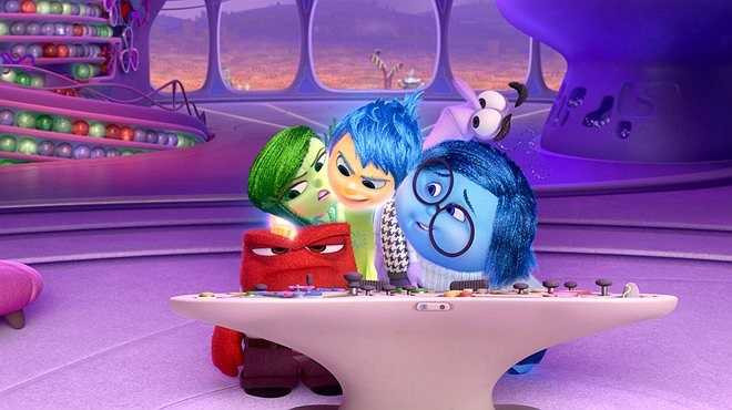 Inside Out (19/6): Xưởng phim hoạt hình Pixar hẹn tái ngộ khán giả trong mùa hè 2015 với bộ phim độc đáo Inside Out. Phim theo chân cô bé Riley, người mới chuyển nhà và cảm thấy hết sức xáo trộn. Nhưng từ đó, khán giả lại được khám phá năm nhân vật cảm xúc bên trong tâm hồn Riley gồm Vui sướng, Sợ hãi, Giận Dữ, Ghê tởm và Buồn bã. 