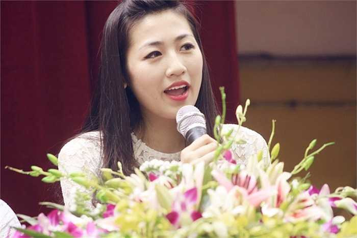 Tú Anh chia sẻ, cô rất vui khi về trở lại ngôi trường với nhiều kỷ niệm đẹp của tuổi học trò.