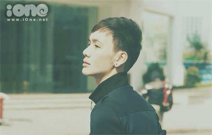 Không chỉ có vẻ ngoài lung linh, chàng trai dân tộc Tày còn học rất giỏi. Quang từng là cựu học sinh trường THPT Chuyên Cao bằng và thi đỗ vào ĐH Luật HN với số điểm 23, khối C.