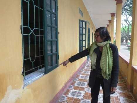 Những vết nứt.