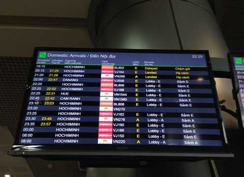 Máy bay Vietnam Airlines hạ cánh khẩn cấp: Nhiều người sợ hãi bỏ hành trình2