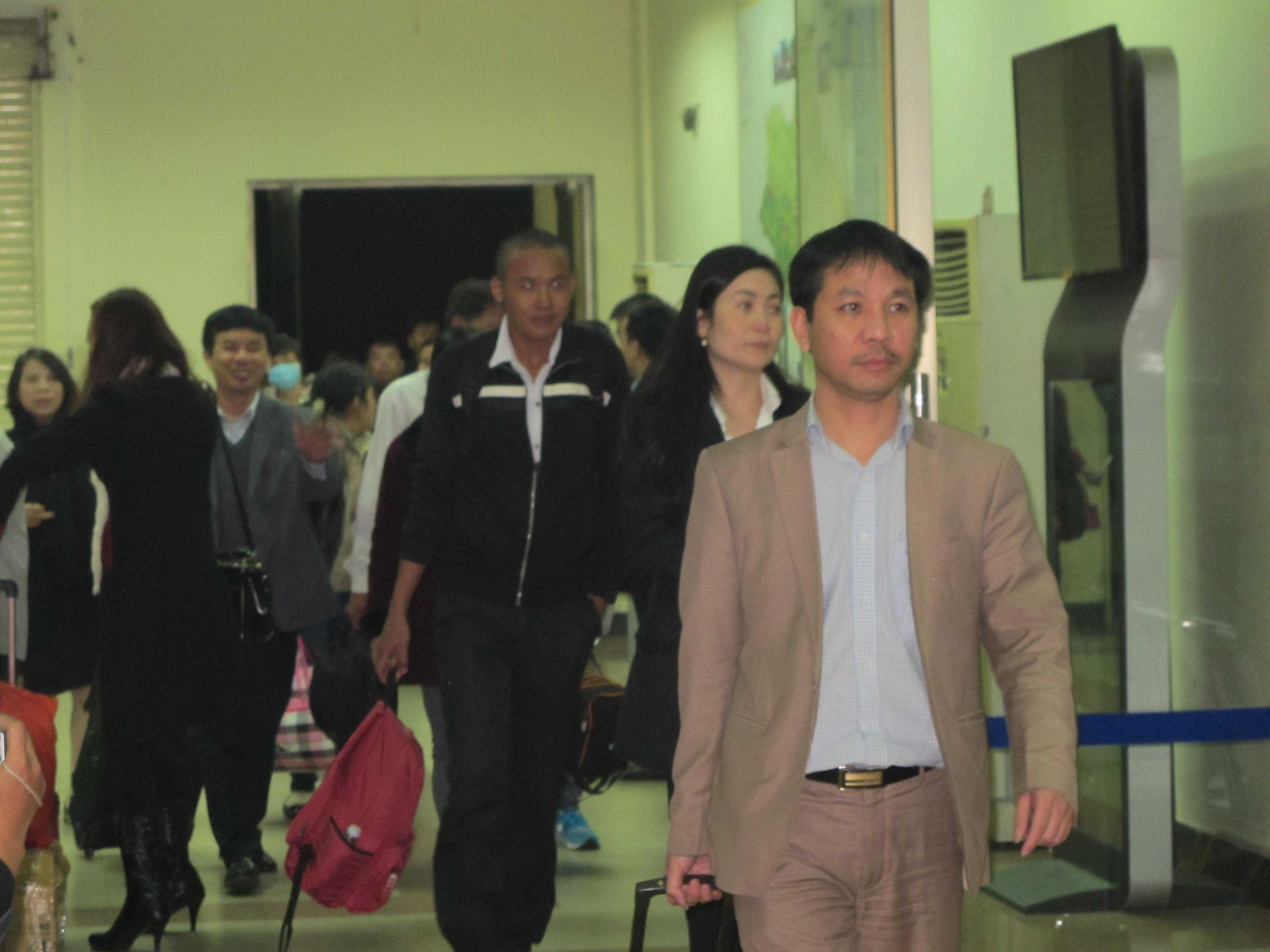 Máy bay Vietnam Airlines hạ cánh khẩn cấp: Chuyến bay 'để đời'