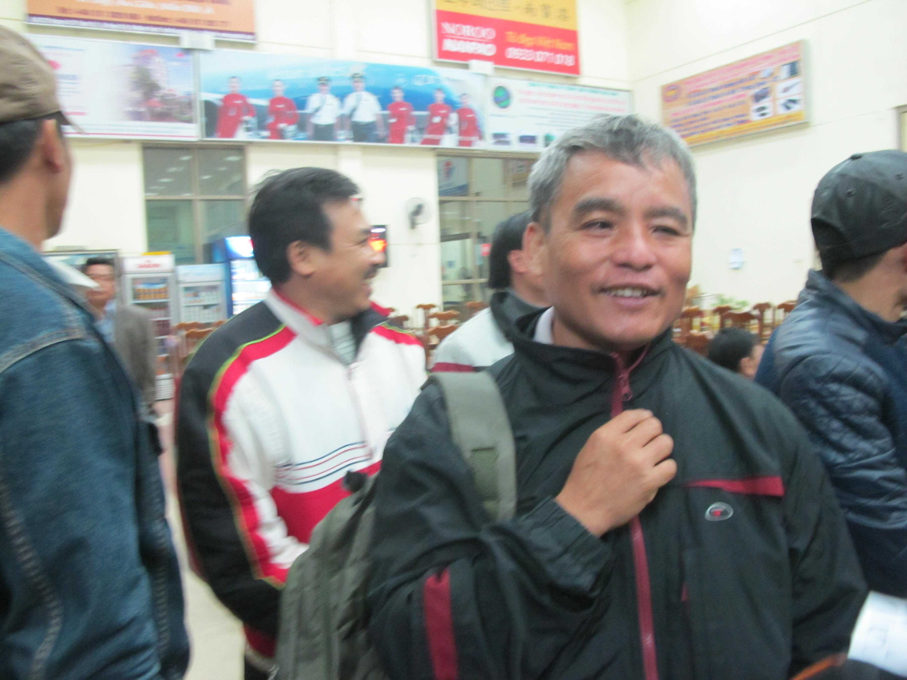 Máy bay Vietnam Airlines hạ cánh khẩn cấp: Chuyến bay 'để đời'