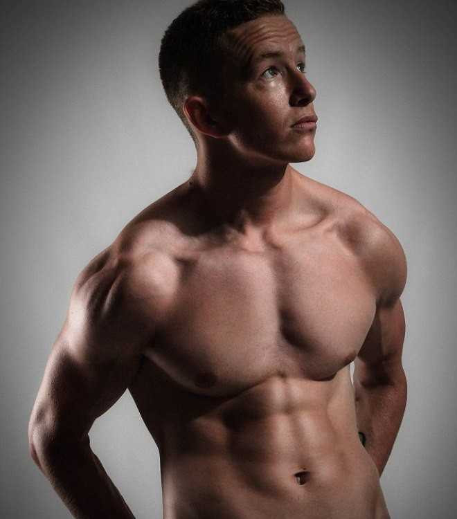Chàng trai lột xác thành thân hình 6 múi