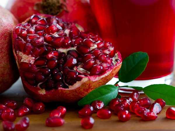 Lựu là một nguồn giàu chất chống oxy hóa, sắt, polyphenol và Vitamin C. Chúng có thể kiểm soát được sốt và cung cấp năng lượng tuyệt vời cho cơ thể trong mùa đông lạnh. Lựu làm tăng lưu lượng máu và lưu thông những động mạch bị chặn.