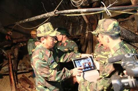 Sập hầm thủy điện Đạ Dâng: Nước rút, sức khỏe 12 công nhân ổn định