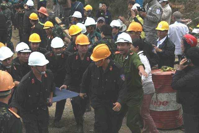 12 nạn nhân mắc kẹt đã được đưa ra khỏi hầm thủy điện Đạ Dâng