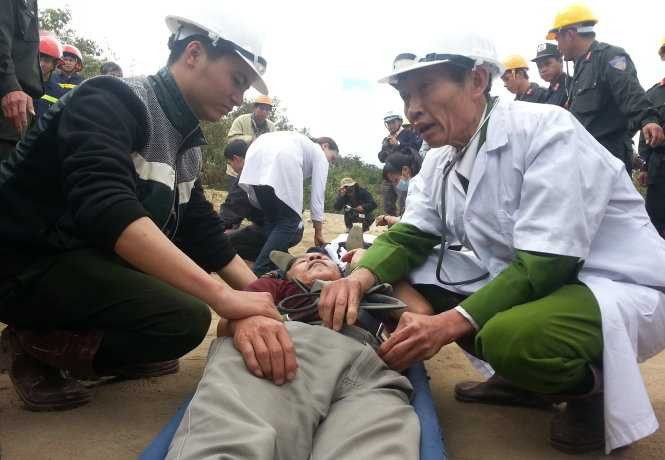 12 nạn nhân mắc kẹt đã được đưa ra khỏi hầm thủy điện Đạ Dâng