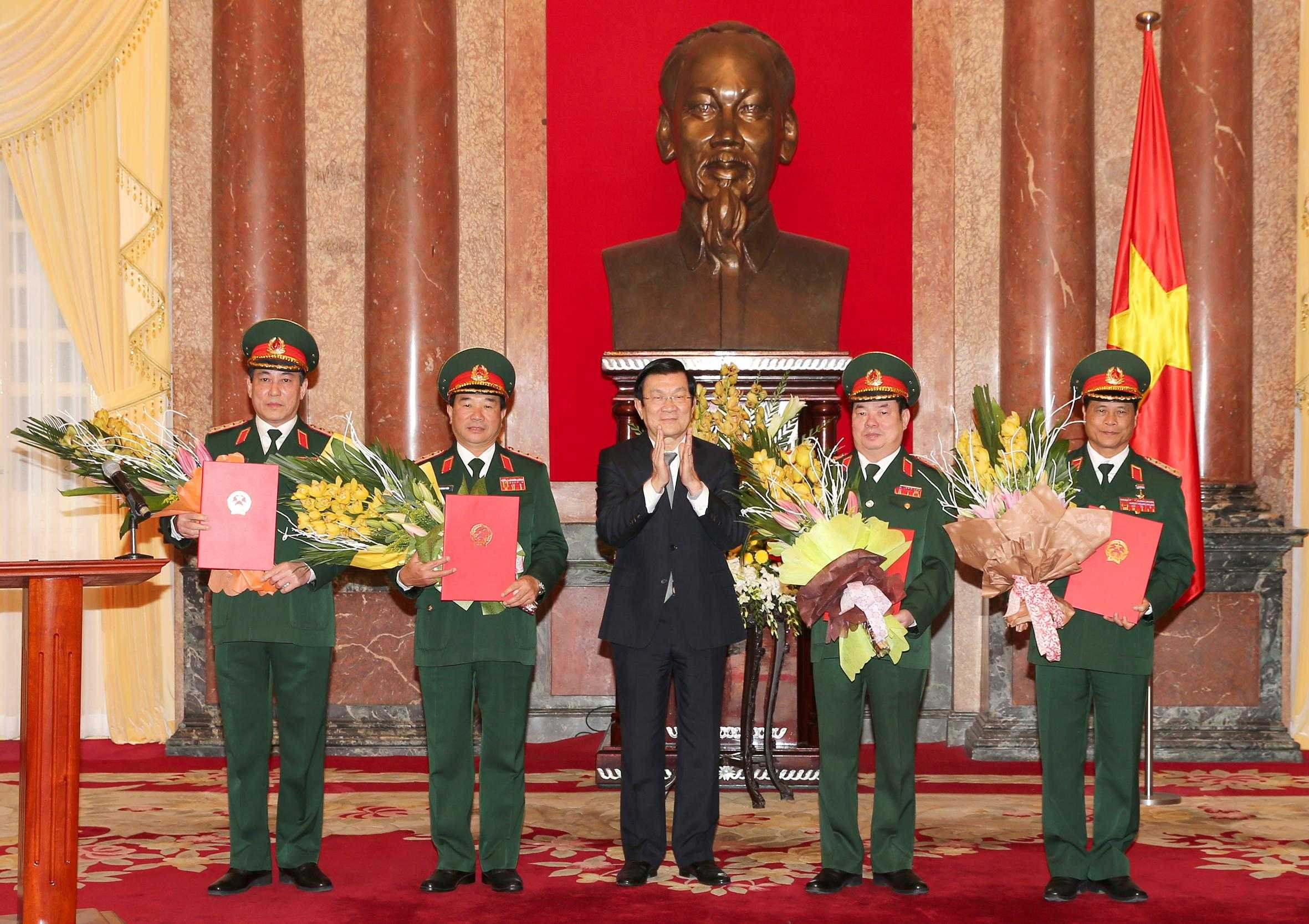 Chủ tịch nước trao quyết định phong hàm 4 Thượng tướng quân đội