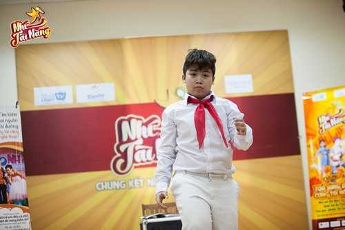 Thái Thuỳ Linh tổng duyệt Nhí tài năng