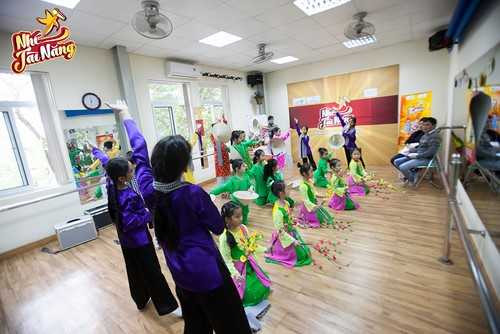 Thái Thuỳ Linh tổng duyệt Nhí tài năng