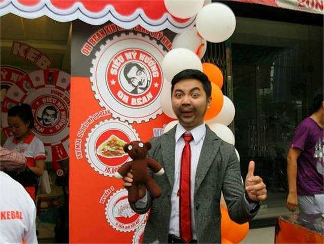 Dù còn khá trẻ nhưng Thanh Tú hiện đảm nhận rất nhiều vai trò khác nhau trong kinh doanh, từ giám đốc đến đồng sáng lập chuỗi thực phẩm. Anh không thấy việc mình làm một lúc nhiều việc là ôm đồm mà nghĩ rằng mỗi công việc như những ngón tay trên một bàn tay, có ngón cái và những ngón trỏ, chúng tồn tại song song và mật thiết cùng nhau.