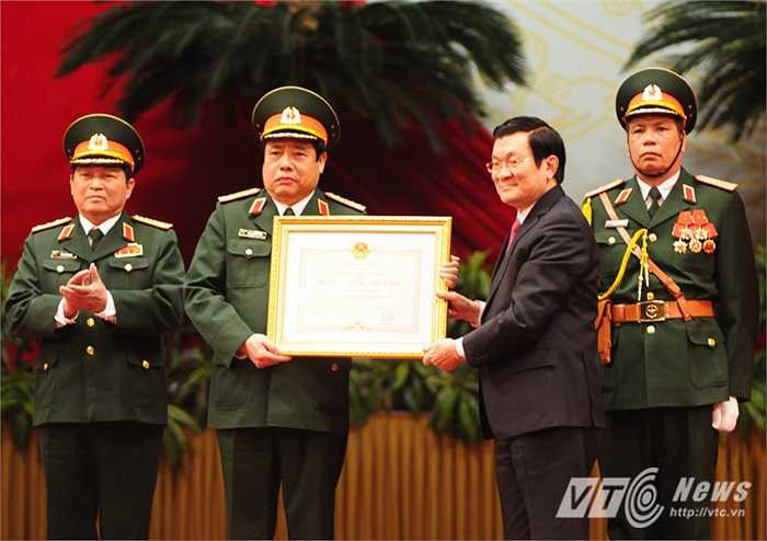 Đây là phần thưởng cao quý nhất của Đảng, Nhà nước dành tặng Quân đội nhân dân Việt Nam để ghi nhận những công lao to lớn, đặc biệt xuất sắc của Quân đội nhân dân Việt Nam đóng góp vào sự nghiệp cách mạng của Đảng, Nhà nước.