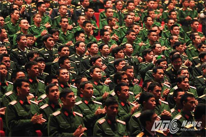 Buổi lễ có sự tham gia của nhiều chiến sĩ, sĩ quan Quân đội nhân dân