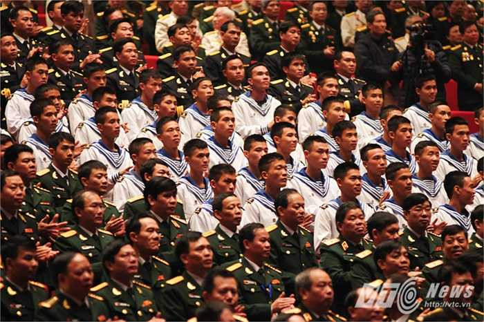 Buổi lễ có sự tham gia của nhiều chiến sĩ, sĩ quan Quân đội nhân dân