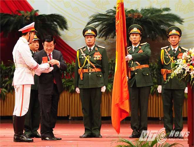 Chủ tịch nước Trương Tấn Sang chuẩn bị gắn Huân chương sao vàng cho Quân đội nhân dân Việt Nam