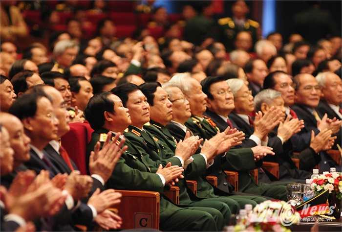 Các quan chức Bộ Quốc phòng cùng lãnh đạo, cựu lãnh đạo cấp cao tham dự lễ kỷ niệm 70 năm thành lập Quân đội nhân dân Việt Nam