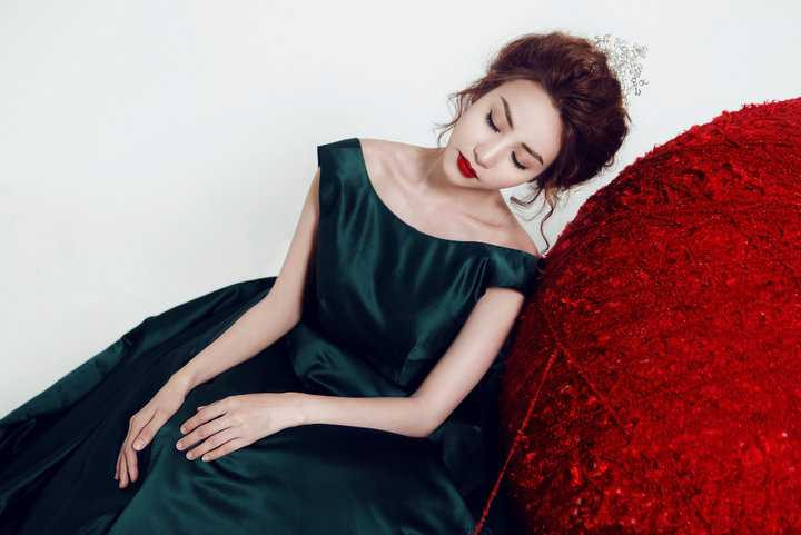 người đẹp Ngân Khánh