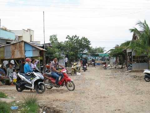 10 ngư dân, mất tích, người thoát chết, đòi đi tìm bạn tàu, ngư dân