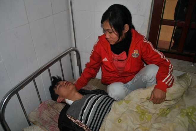 Hai thanh niên nghi là cẩu tặc giả chết để sống sót