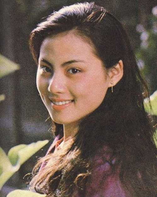 Nhạc Vận là nữ diễn viên đẹp nhất đoàn phim Hồng Lâu Mộng.