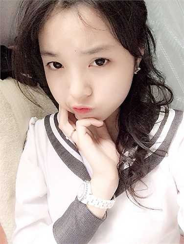 Kỳ Duyên vẫn giữ được những nét trong sáng, hồn nhiên nữ sinh. 