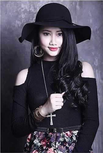 Hồ Võ Trang Linh, sinh năm 1992, đang là chủ shop online nổi tiếng ở TP.HCM. Tốt nghiệp ngành Kế toán (ĐH Văn Hiến) nhưng Linh không lựa chọn một công việc phù hợp với ngành học của mình mà quyết định đi theo niềm đam mê kinh doanh.