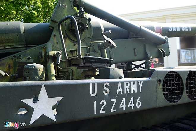 Tuy nhiên, một loạt 'Vua chiến trường' này bị quân đội Việt Nam thu được trong trận đánh của Trung đoàn Bộ binh 24, Trung đoàn Pháo binh 68 (Sư đoàn 304) và Trung đoàn Pháo binh 38 khi tiêu diệt cứ điểm pháo binh 241 Nguỵ ở Quảng Trị tháng 4/1972. Khi diễn ra cuộc tổng tiến công tháng 3/1975, quân đội Việt Nam cho dùng lại hơn 10 khẩu M107 chiến lợi phẩm đẩy lùi quân Việt Nam Cộng hòa. Tiểu đoàn chiến lược M107 thành lập sau năm 1975 còn tham gia vào các trận đánh tiêu diệt Pôn Pốt ở Mộc Bài - T