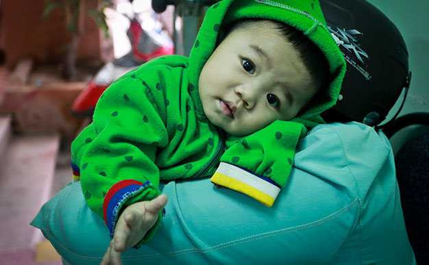 Bé trai 7 tháng tuổi bị mẹ bỏ rơi 