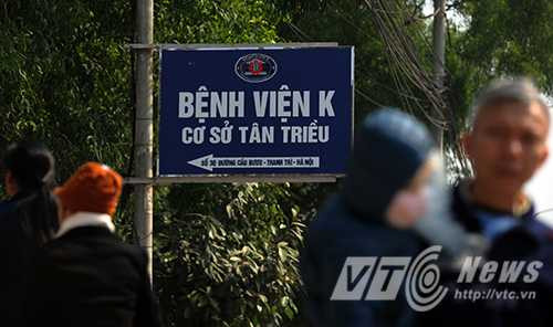 Cảnh qua đường 'thót tim' nơi người dân gửi tâm thư cho Bộ trưởng Thăng