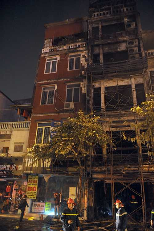 thẩm mỹ viện ở Hà Nội, nhiều người hoảng loạn bỏ chạy