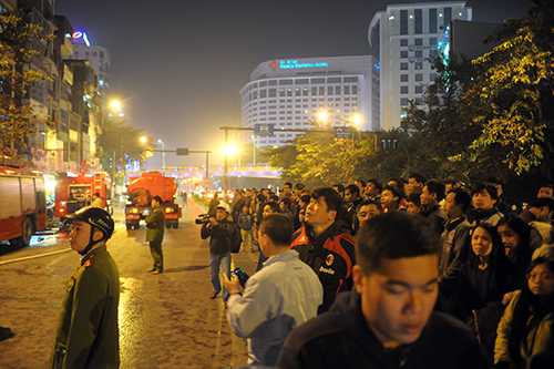 thẩm mỹ viện ở Hà Nội, nhiều người hoảng loạn bỏ chạy