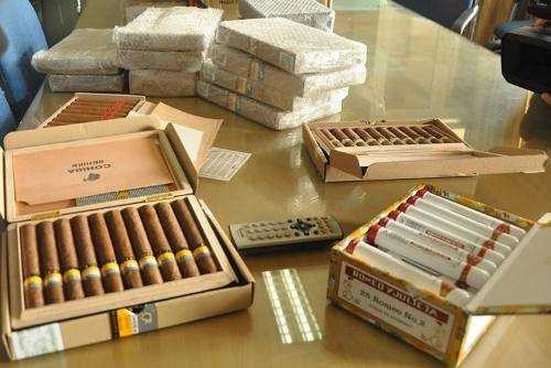 Lô hàng rượu ngoại, thuốc xì gà lậu trị giá hàng tỉ động 'tuồn' vào Hà Nội