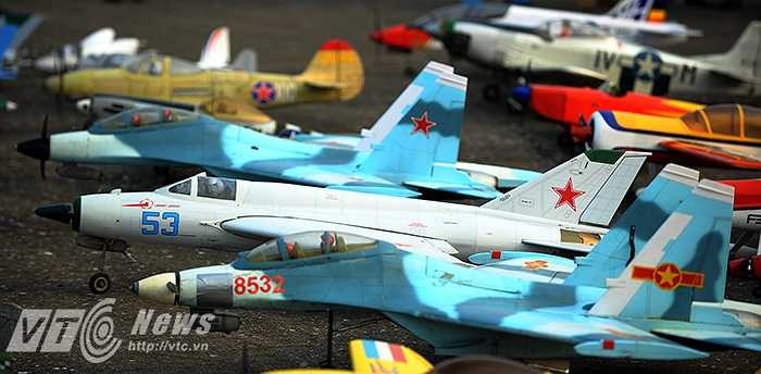 Trong đó có những chiếc mang hình dáng của những chiến đấu cơ nổi tiếng như Mig 21, Su 30.