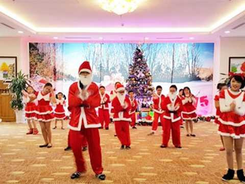 Tiệc Giáng sinh ấm áp