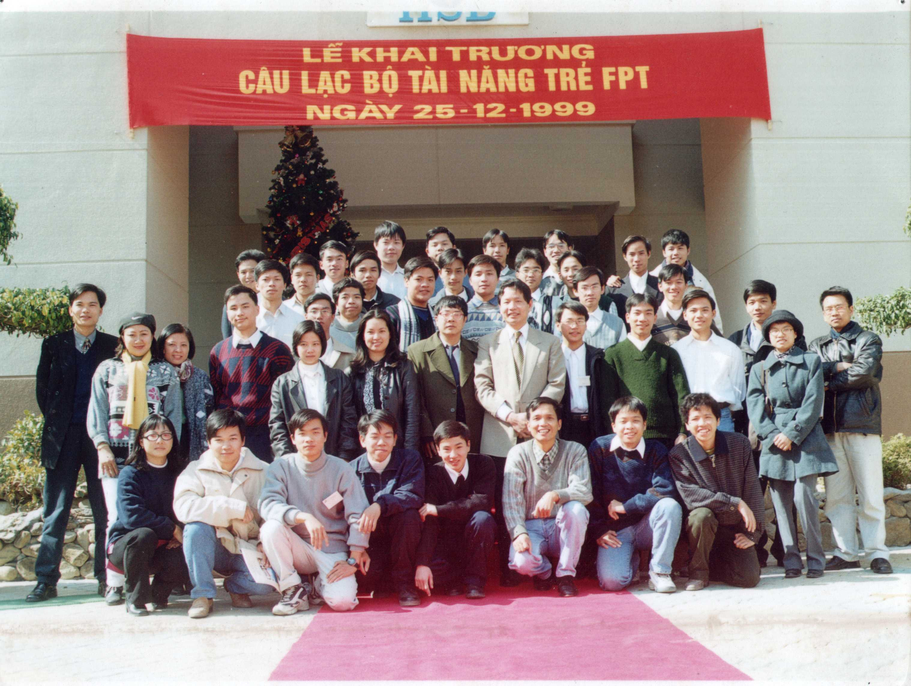 Nguyễn Quang Dũng còn tham gia Trung tâm tài năng trẻ FPT (FYT)