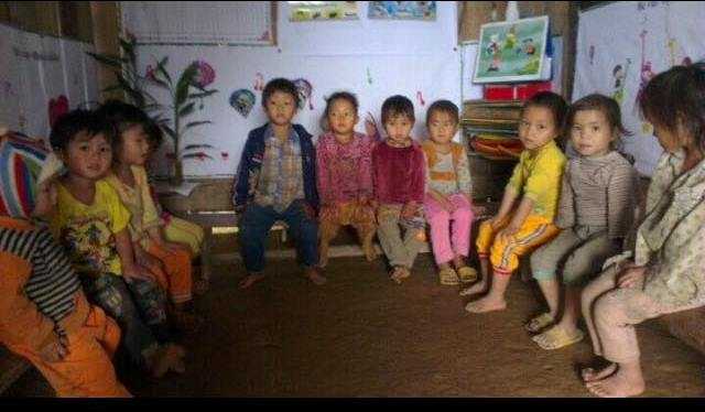 Hội chợ vì trẻ em vùng cao.