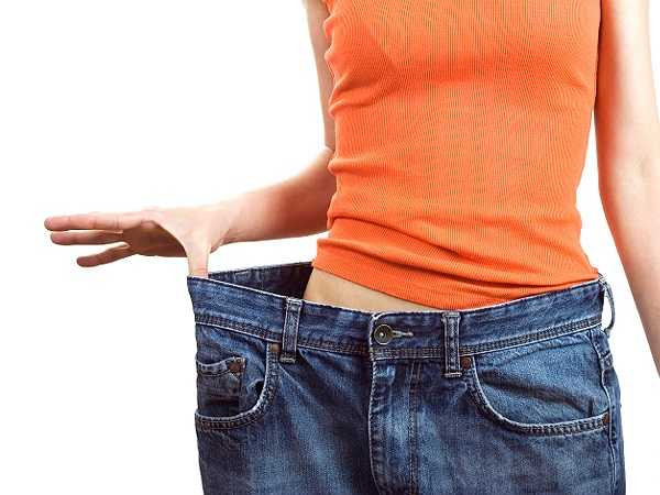 Hỗ trợ giảm cân: Lượng calo, chất béo thấp, đồng thời lại chứa nhiều chất xơ, do đó quả hồng có thể giúp bạn thỏa mãn cơn đói và cảm thấy no lâu hơn. Chúng cũng làm giảm cảm giác thèm ăn với những thực phẩm chế biến hoặc đồ ngọt. 