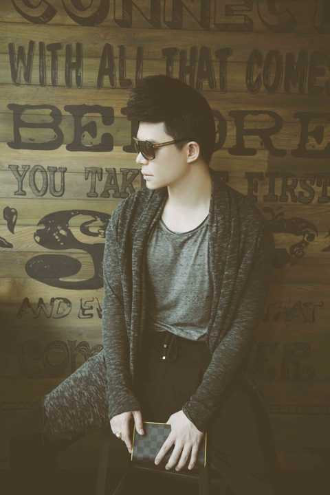 Dù sự nghiệp đang lên như diều gặp gió, Nathan Lee vẫn lủi thủi một thân một mình tại TP. HCM. 