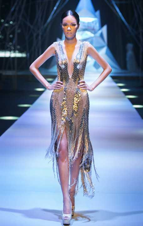 Đêm chung kết Aquafina Pure Fashion trở thành một đêm trình diễn thời trang thực sự khi cùng xuất hiện trên sân khấu là các bộ sưu tập đến từ các thế hệ nhà thiết kế nối tiếp nhau.