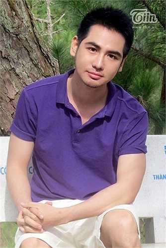 Đỉnh điểm, năm 20 tuổi, trong một lần đi thực tập tại một trường THCS, thầy Duy bất ngờ được các bạn gái viết thư... tỏ tình.