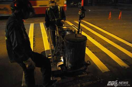 Thi công xuyên đêm tại nơi dân gửi tâm thư cho Bộ trưởng Thăng